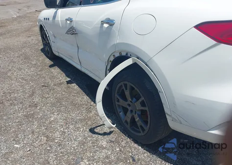 2018 Maserati Levante Gransport z USA, uszkodzony, nr VIN ZN661XUS6JX259627